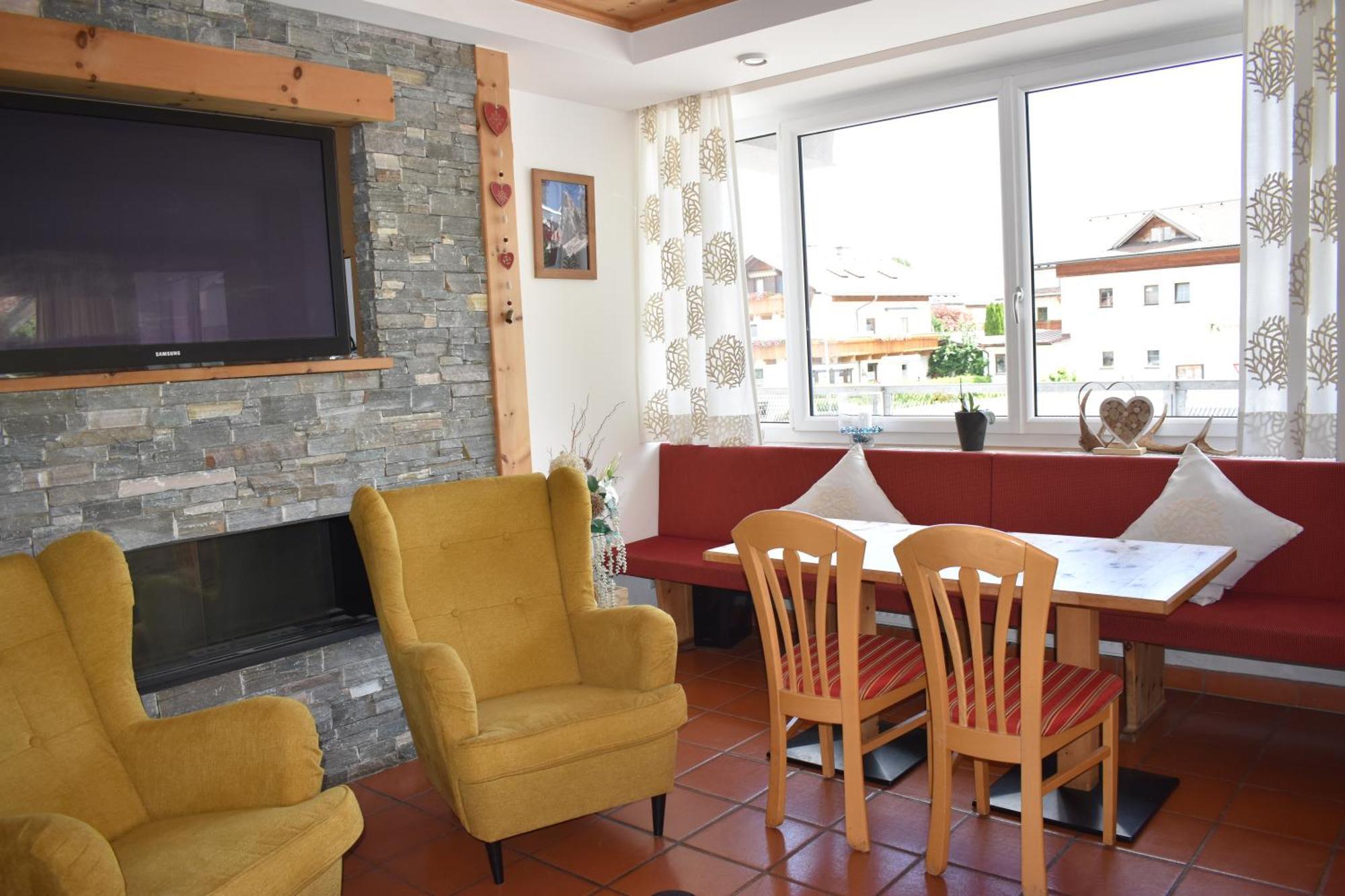 Hotel Kleissl Oberperfuss Ngoại thất bức ảnh